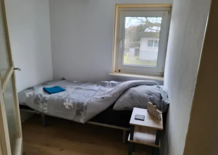 Sunny Δωμάτια σε οικογενειακή κατοικία Sehnde